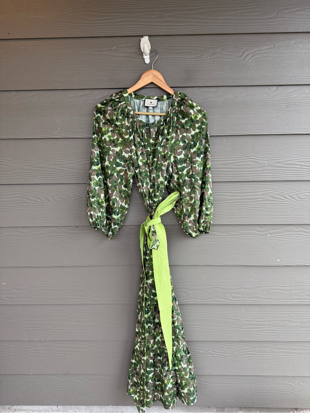 Tuckernuck Green Floral Tie-Waist Midi Dress - Picture 2 of 6